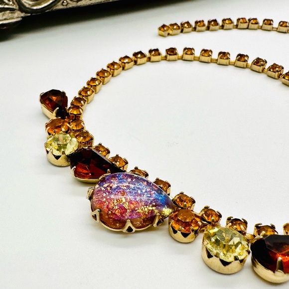 🔥 Vintage GORGEOUS Opal Rhinestone Crystal Necklace - Picture 9 of 17